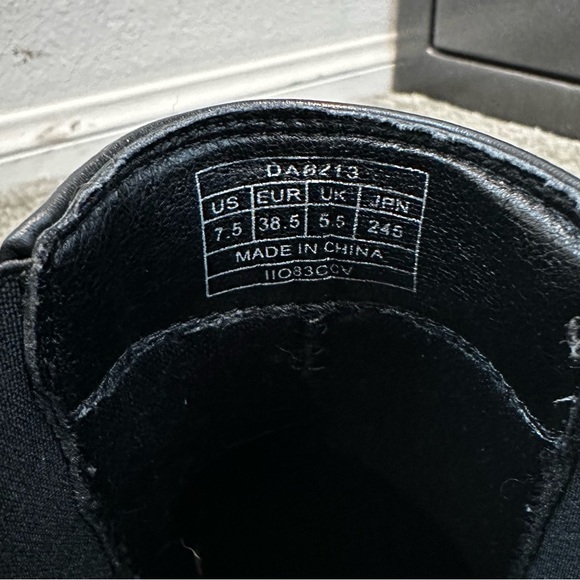 Dream Pairs Chelsea Ankle Boots- Black size 7.5 - Picture 8 of 8